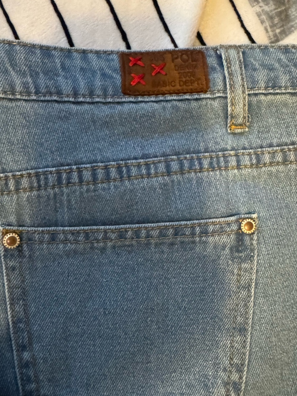POL Button-Front Distressed Light Blue Women's Jeans NWOT - Picture 3 of 11